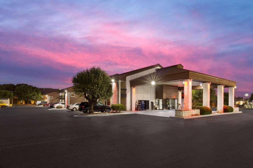 Econo Lodge Madison Extérieur photo